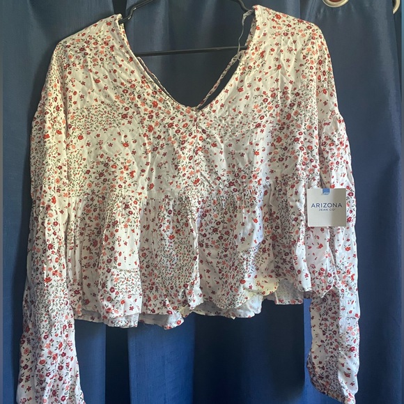 NWT Arizona “Ivory patch” Cropped Blouse - Picture 1 of 4